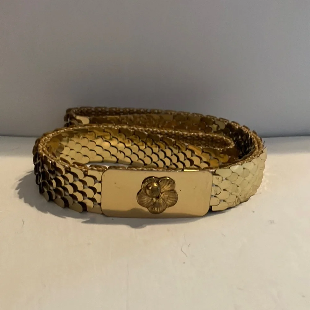Vintage Goldtone Scaled Belt with Floral Embellished Buckle‎
